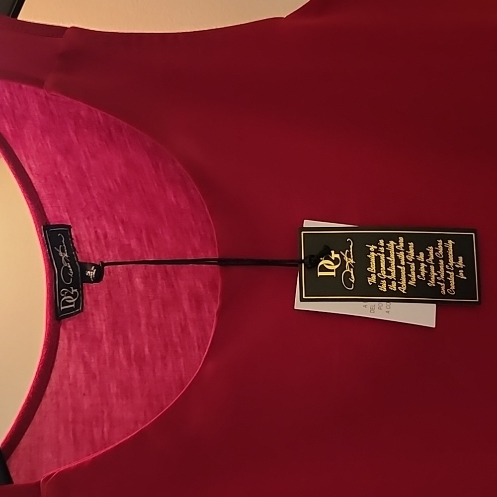 Perfect two layer tank. - Picture 2 of 3